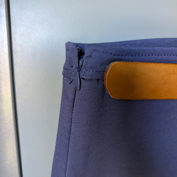 Purple skirt - stretchy with pockets and side zip - Picture 3 of 4